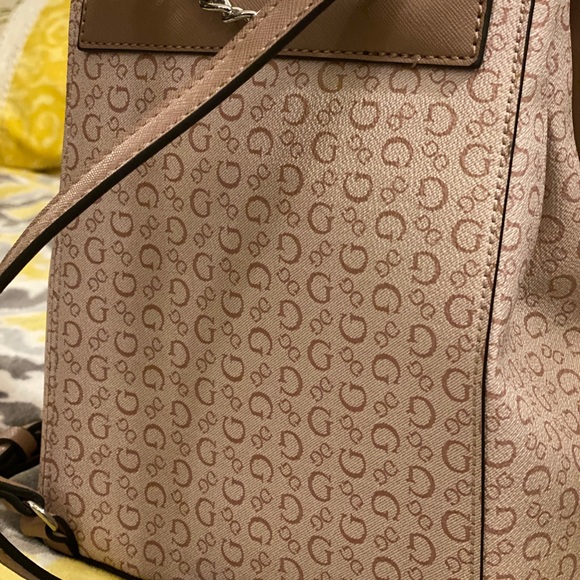 GUESS BACKPACK - Picture 3 of 4